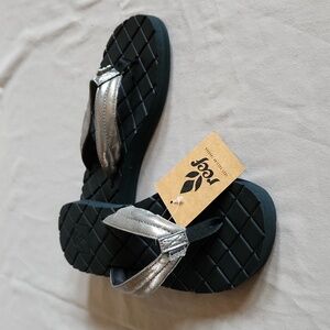 Women's size 9 Reef Dreams Lux II Sandals